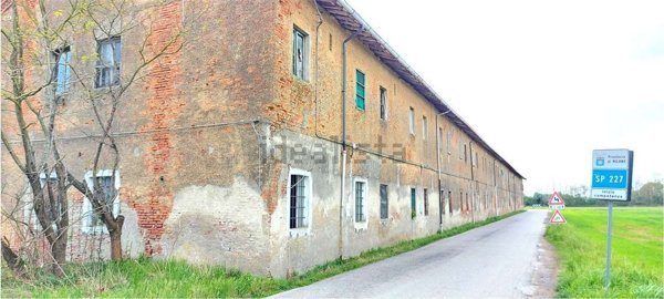 casale in vendita a Corbetta