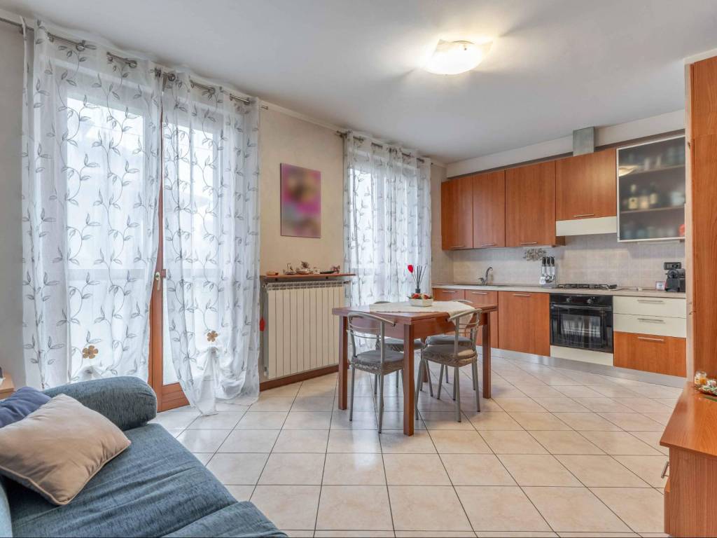 appartamento in vendita a Corbetta in zona Soriano