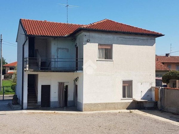 quadrivano in vendita a Corbetta in zona Battuello