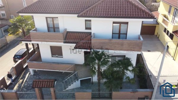casa indipendente in vendita a Corbetta