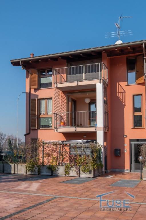appartamento in vendita a Corbetta in zona Battuello