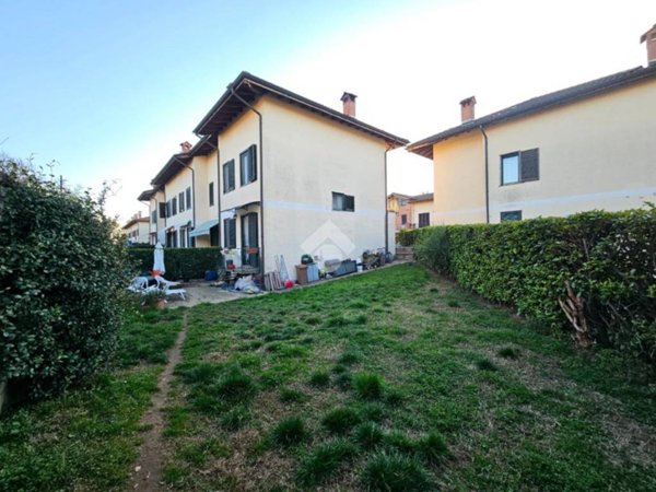 casa indipendente in vendita a Corbetta in zona Soriano
