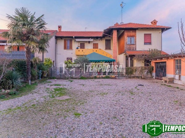 casa indipendente in vendita a Corbetta in zona Soriano