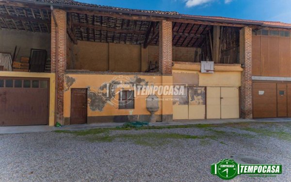 casale in vendita a Corbetta