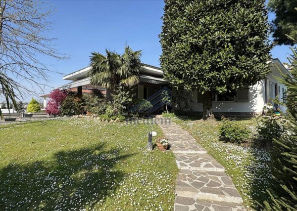 casa indipendente in vendita a Corbetta