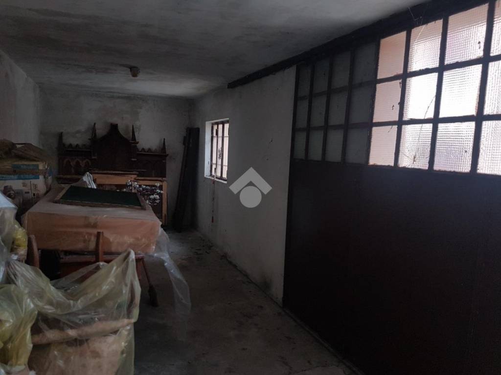 locale di sgombero in vendita a Corbetta