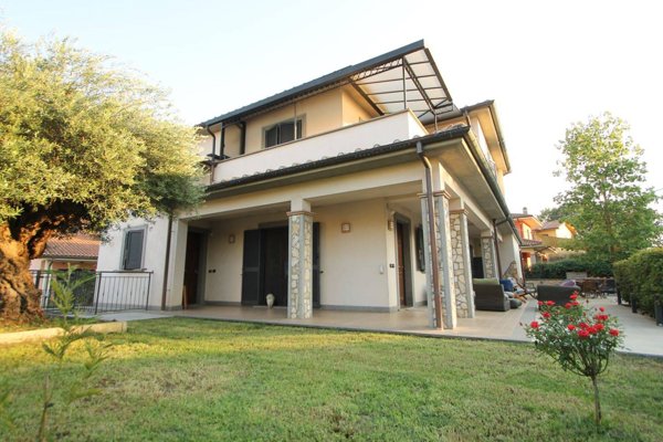 casa indipendente in vendita a Corbetta in zona Soriano