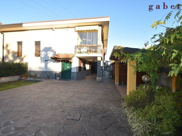 casa indipendente in vendita a Corbetta in zona Soriano