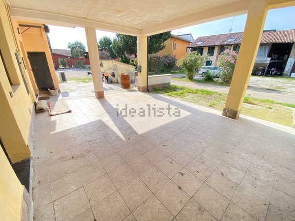 appartamento in vendita a Corbetta in zona Battuello