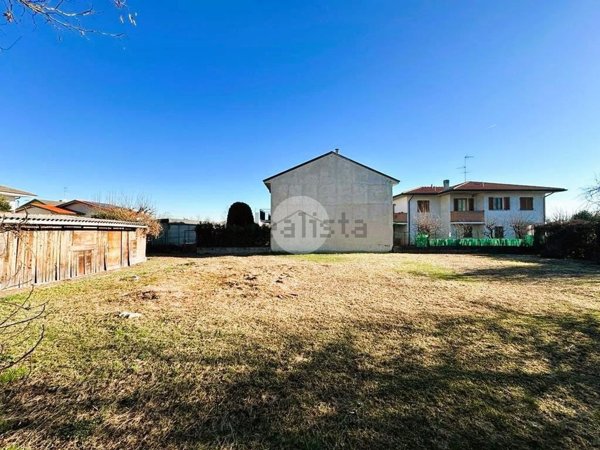 terreno edificabile in vendita a Corbetta