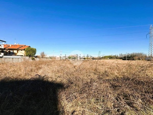 terreno edificabile in vendita a Corbetta