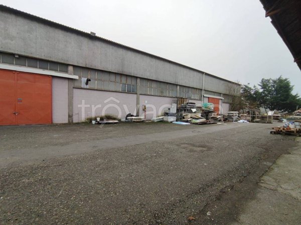 locale commerciale in vendita a Corbetta