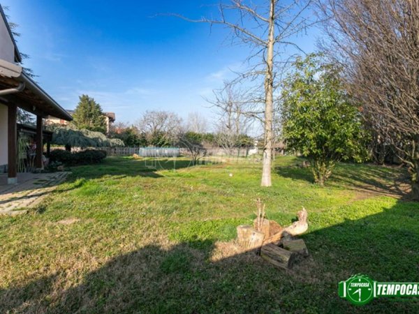 casa indipendente in vendita a Corbetta in zona Soriano