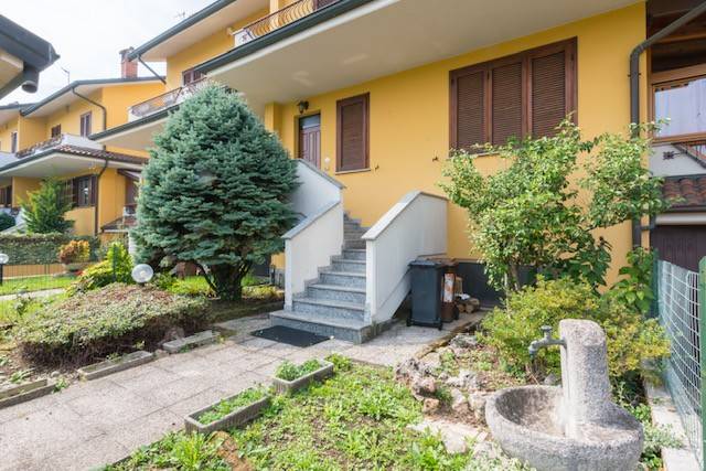 casa indipendente in vendita a Corbetta in zona Soriano