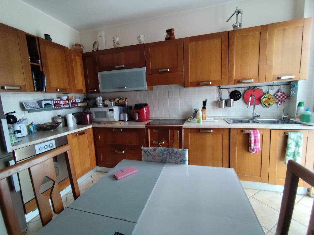 appartamento in vendita a Corbetta in zona Battuello