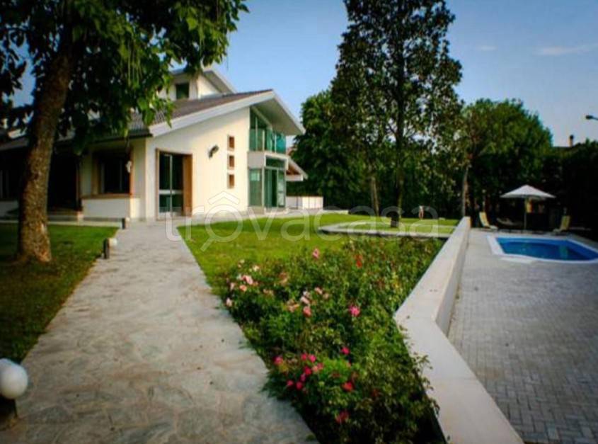 casa indipendente in vendita a Corbetta