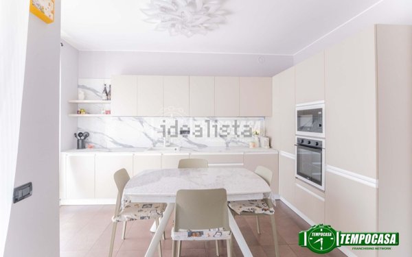 appartamento in vendita a Corbetta in zona Battuello