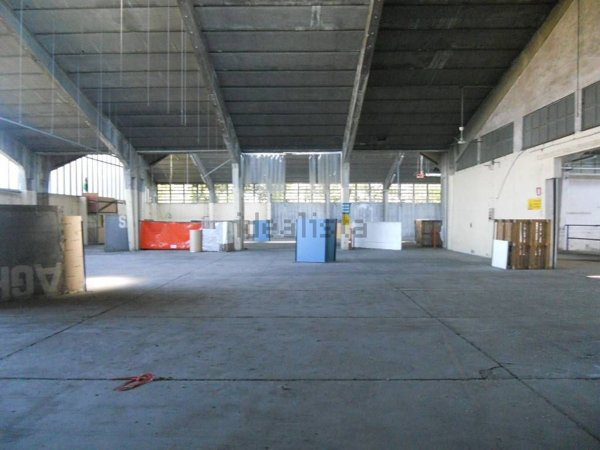 capannone in vendita a Corbetta