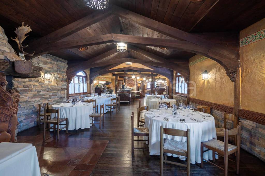 negozio in vendita a Corbetta in zona Battuello