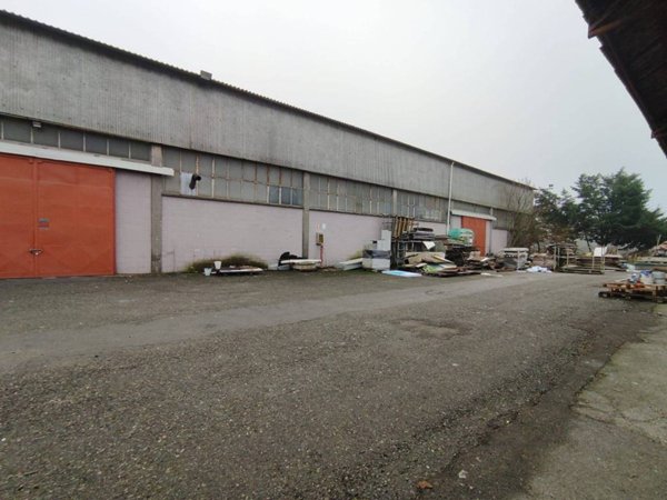 locale commerciale in vendita a Corbetta in zona Soriano