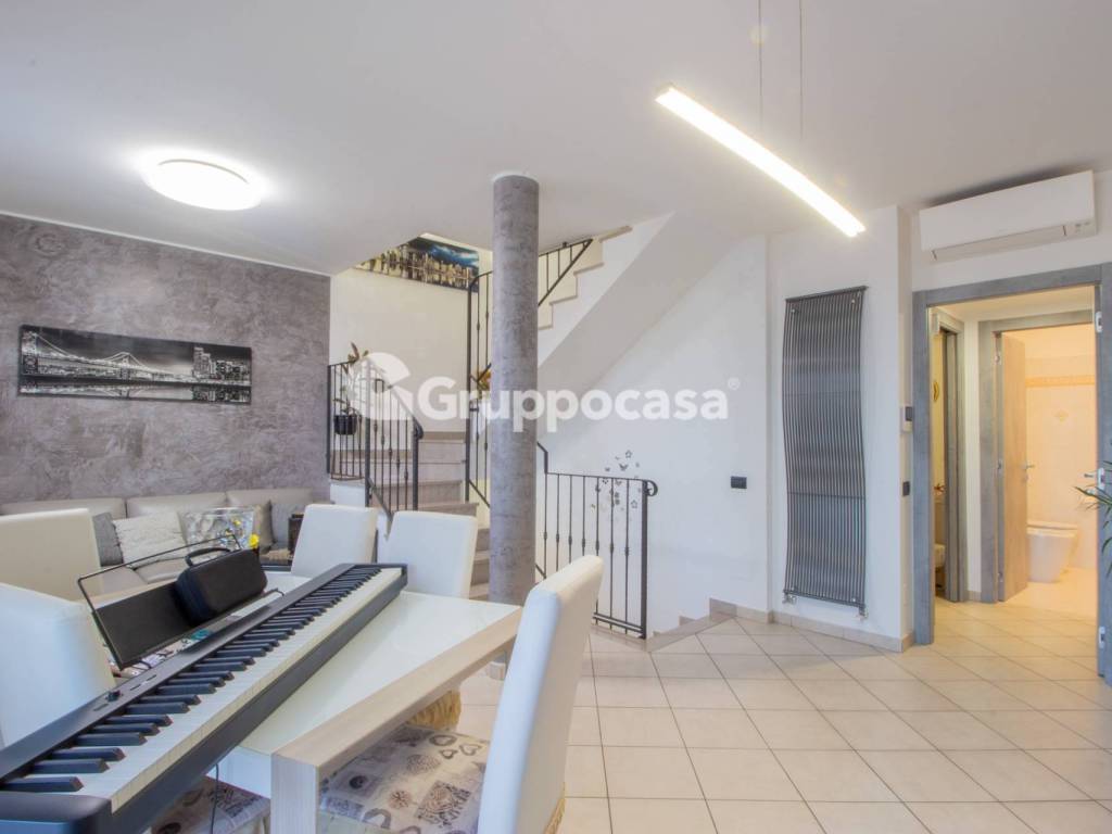 casa indipendente in vendita a Corbetta in zona Soriano