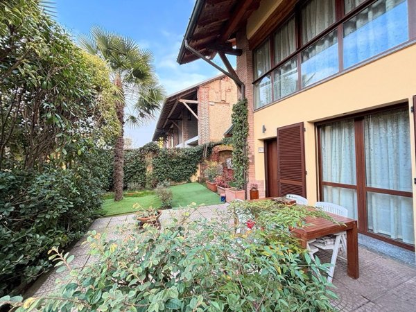 casa indipendente in vendita a Corbetta in zona Soriano