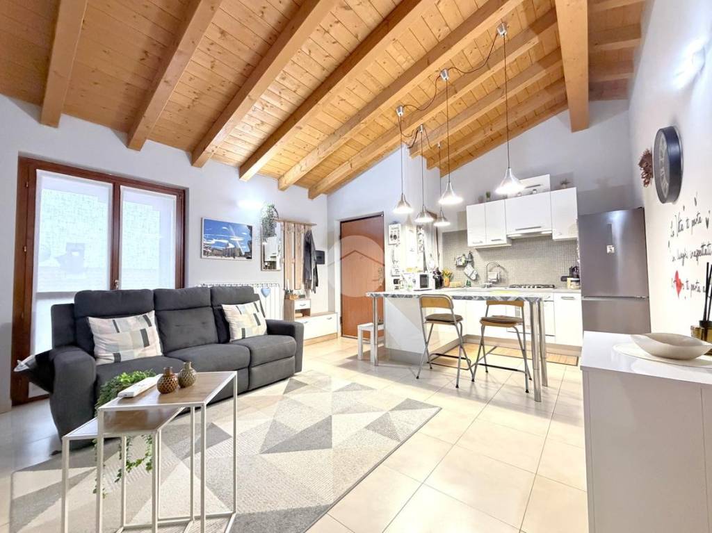 appartamento in vendita a Corbetta in zona Battuello