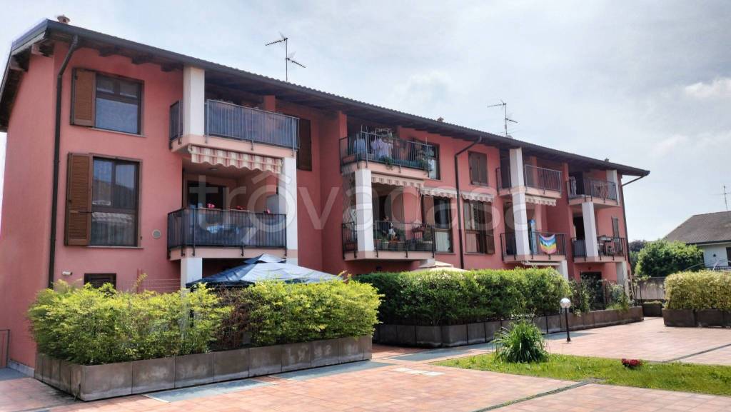 appartamento in vendita a Corbetta in zona Battuello