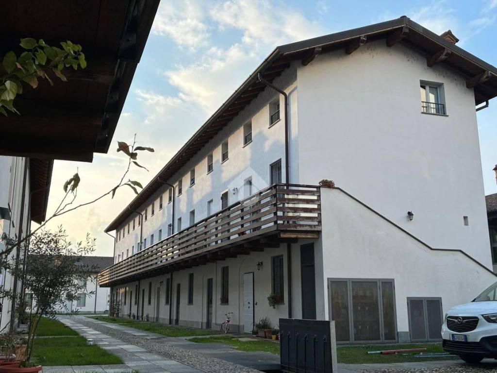 appartamento in vendita a Corbetta in zona Battuello