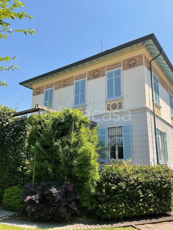 casa indipendente in vendita a Corbetta in zona Battuello