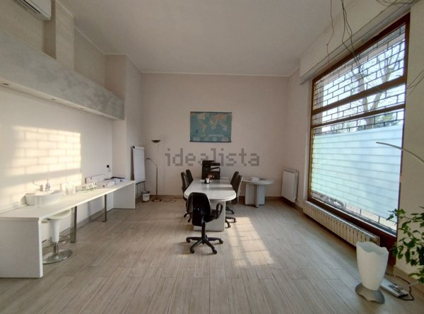 locale commerciale in vendita a Corbetta