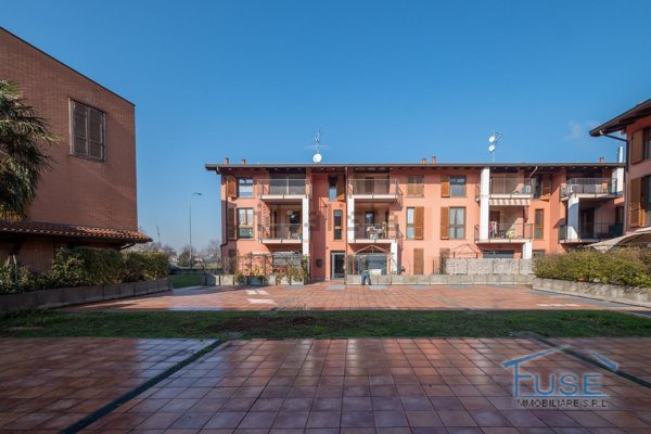 appartamento in vendita a Corbetta in zona Battuello