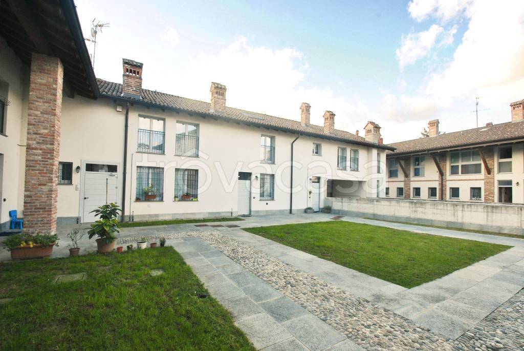 appartamento in vendita a Corbetta in zona Battuello
