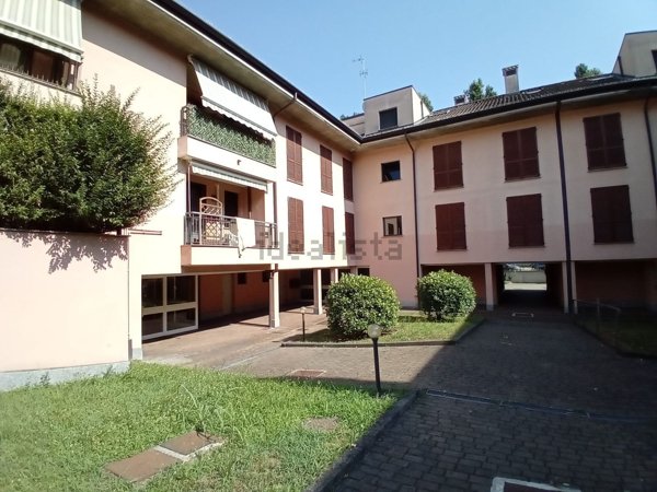 appartamento in vendita a Corbetta in zona Battuello