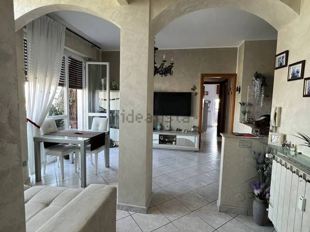 appartamento in vendita a Corbetta in zona Battuello