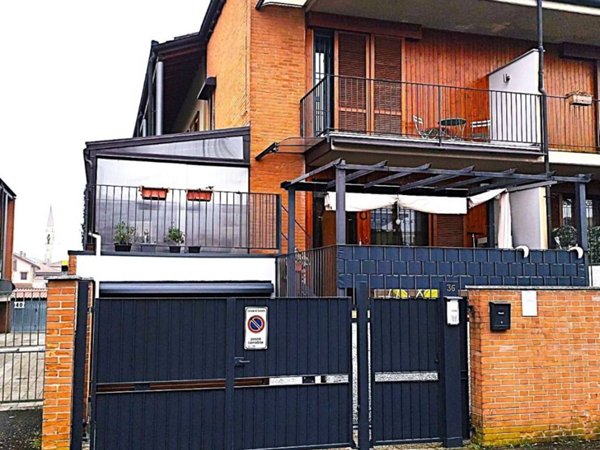 casa indipendente in vendita a Corbetta in zona Soriano