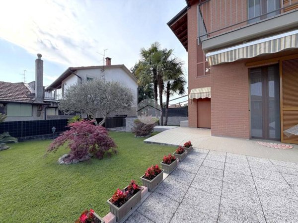 casa indipendente in vendita a Corbetta in zona Soriano