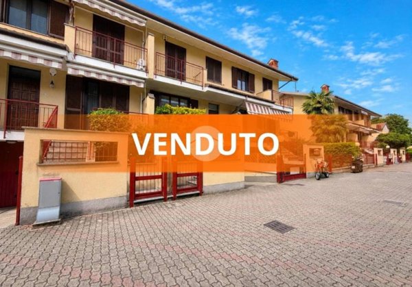 casa indipendente in vendita a Corbetta in zona Battuello