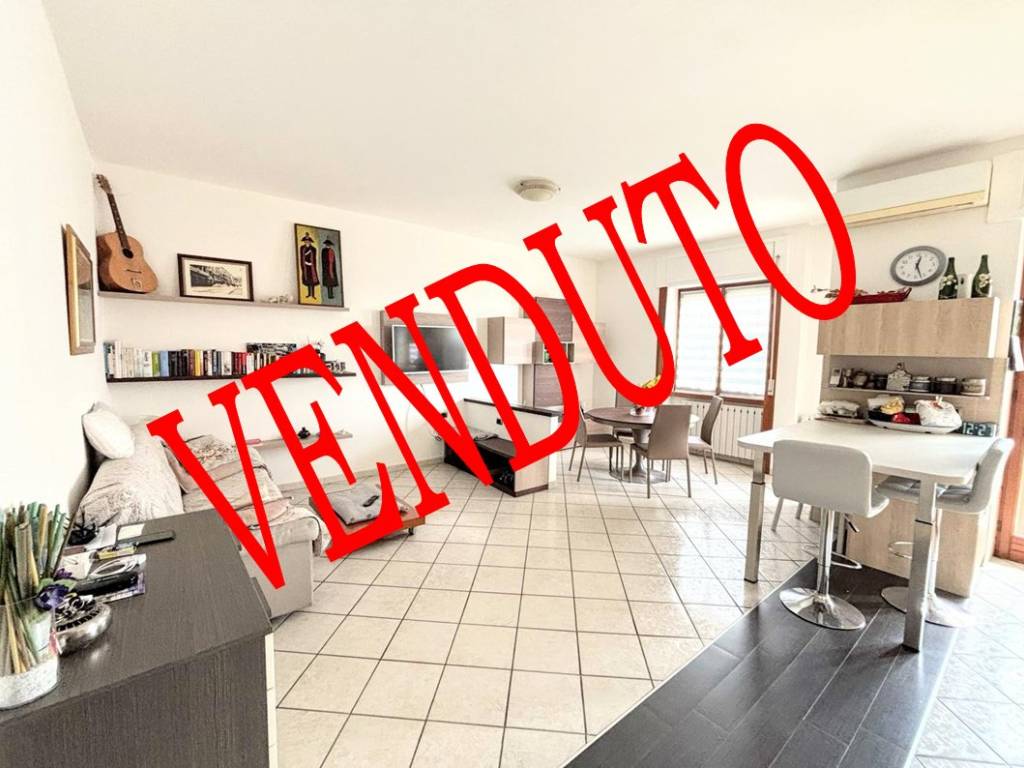 appartamento in vendita a Corbetta in zona Battuello