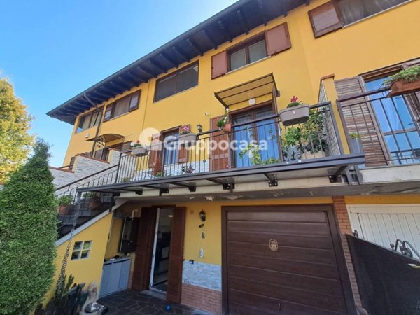 casa indipendente in vendita a Corbetta in zona Pobbia