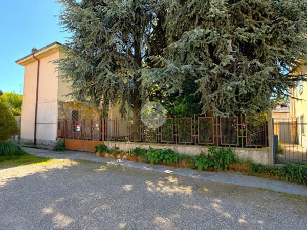 casa indipendente in vendita a Corbetta in zona Soriano