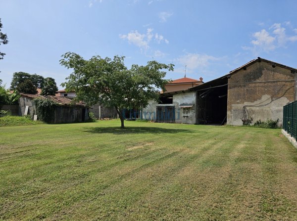 casale in vendita a Corbetta in zona Soriano