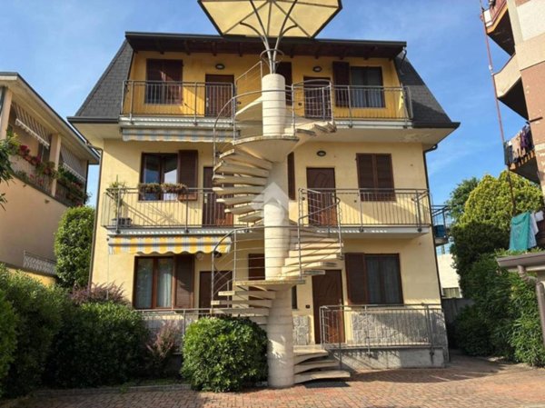 appartamento in vendita a Corbetta in zona Battuello