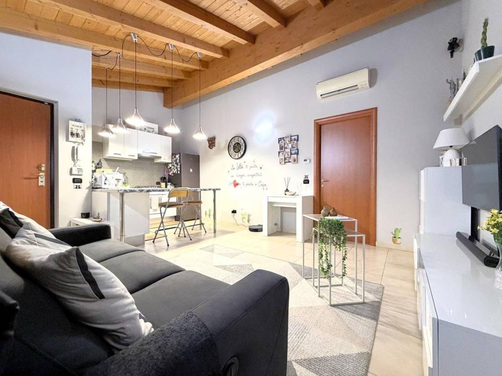 appartamento in vendita a Corbetta in zona Battuello