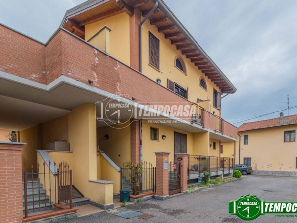 casa indipendente in vendita a Corbetta in zona Pobbia