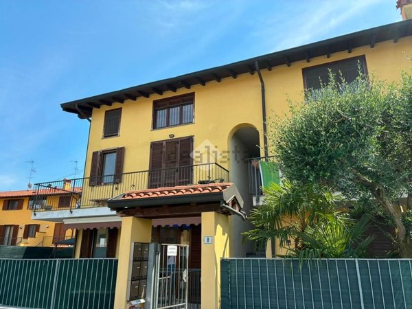 appartamento in vendita a Corbetta in zona Pobbia
