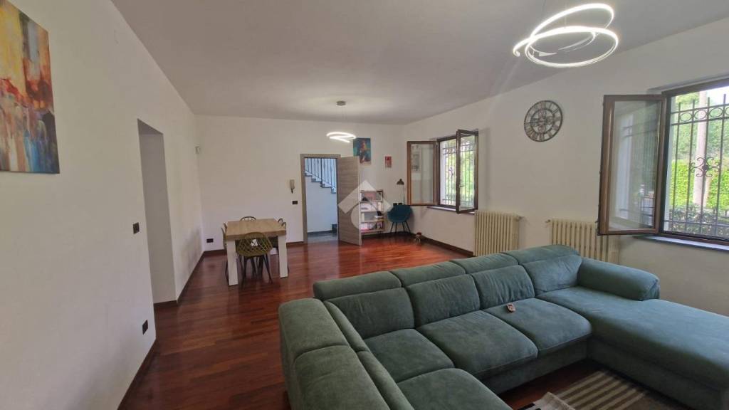 casa indipendente in vendita a Corbetta in zona Battuello