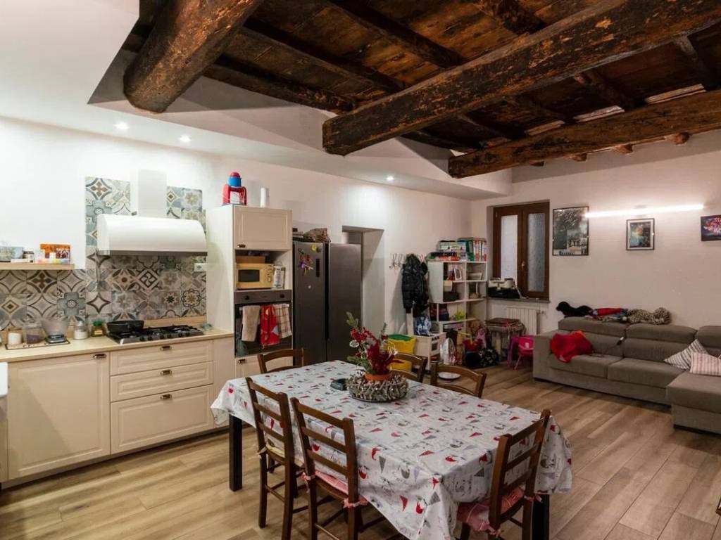 appartamento in vendita a Corbetta in zona Soriano