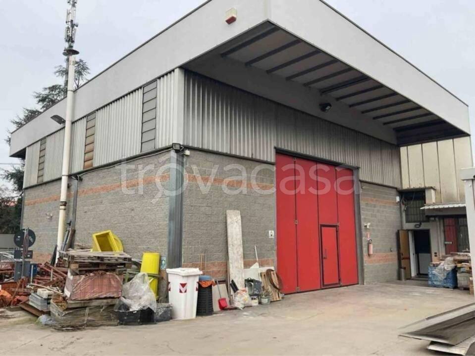 locale commerciale in vendita a Corbetta in zona Pobbia