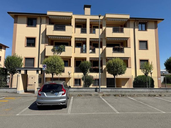 appartamento in vendita a Corbetta in zona Battuello